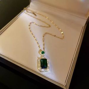 New Exquisite Green Crystal Geometric Necklace Women's Jewelry